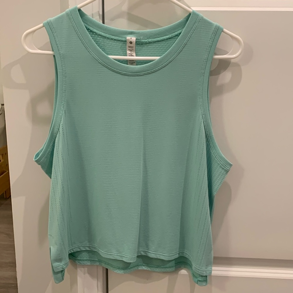 Lululemon crop tank